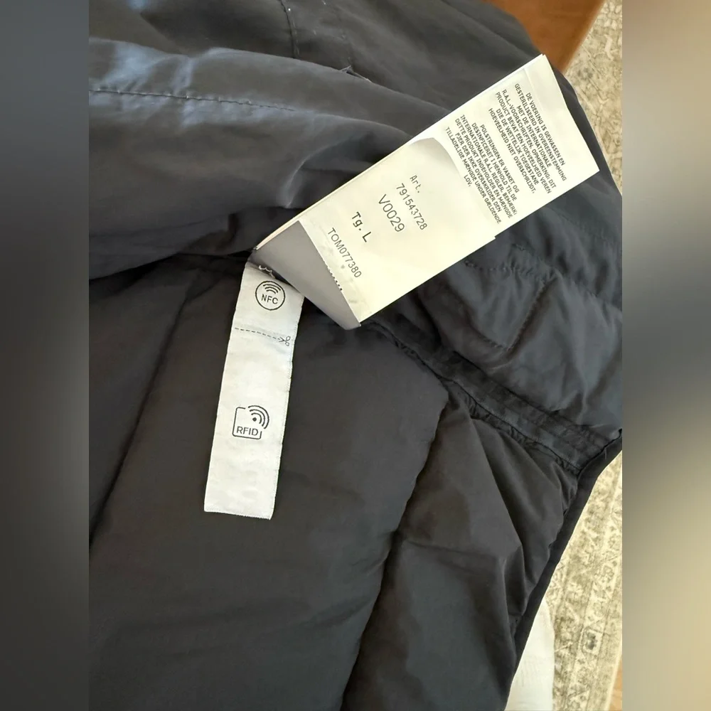 Men’s Stone Island Seamless Tunnel Nylon Down-TC Puffer, Size L in Black. - Picture 7 of 7